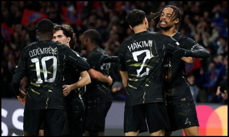 Bradley Barcola with his PSG teammates