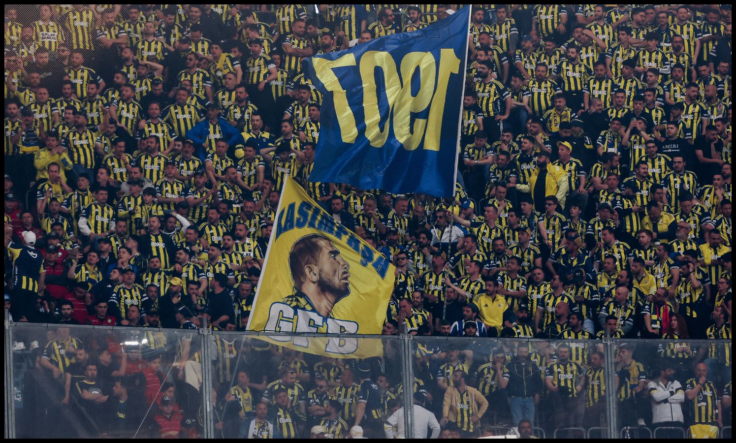 ISTANBUL, TURKEY - APRIL 26: Fenerbahce fans during the Trendyol Süper Lig match between Galatasaray SK and Fenerbahçe SK at Rams Park Stadium on April 26, 2026 in Istanbul, Turkey.