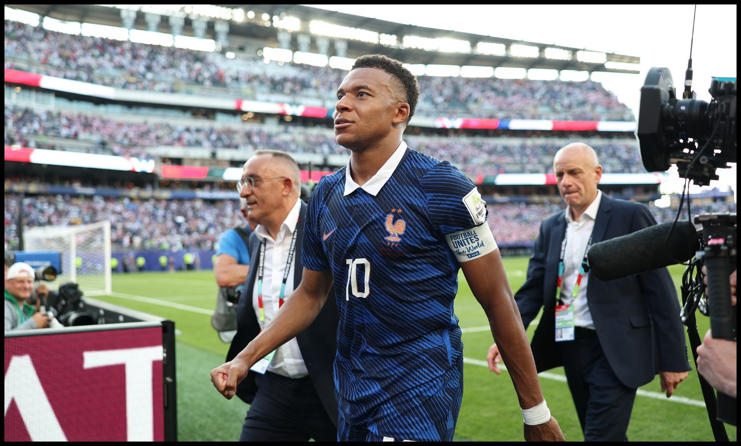 Kylian Mbappe leaving the pitch