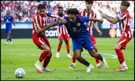 Joshua Zirkzee in action against Atletico Madrid