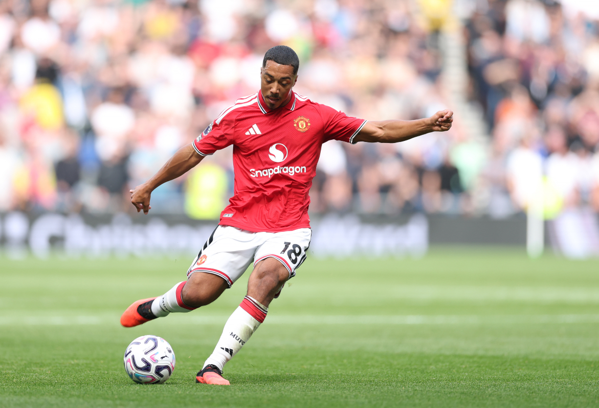LIVERPOOL, ENGLAND - SEPTEMBER 06: Youri Tielemans of Manchester United in action during the Premier League 2026/27 match between Everton and Manchester United at Hill Dickinson Stadium on September 06, 2026 in Liverpool, England. (Photo by Michael Regan/Getty Images)