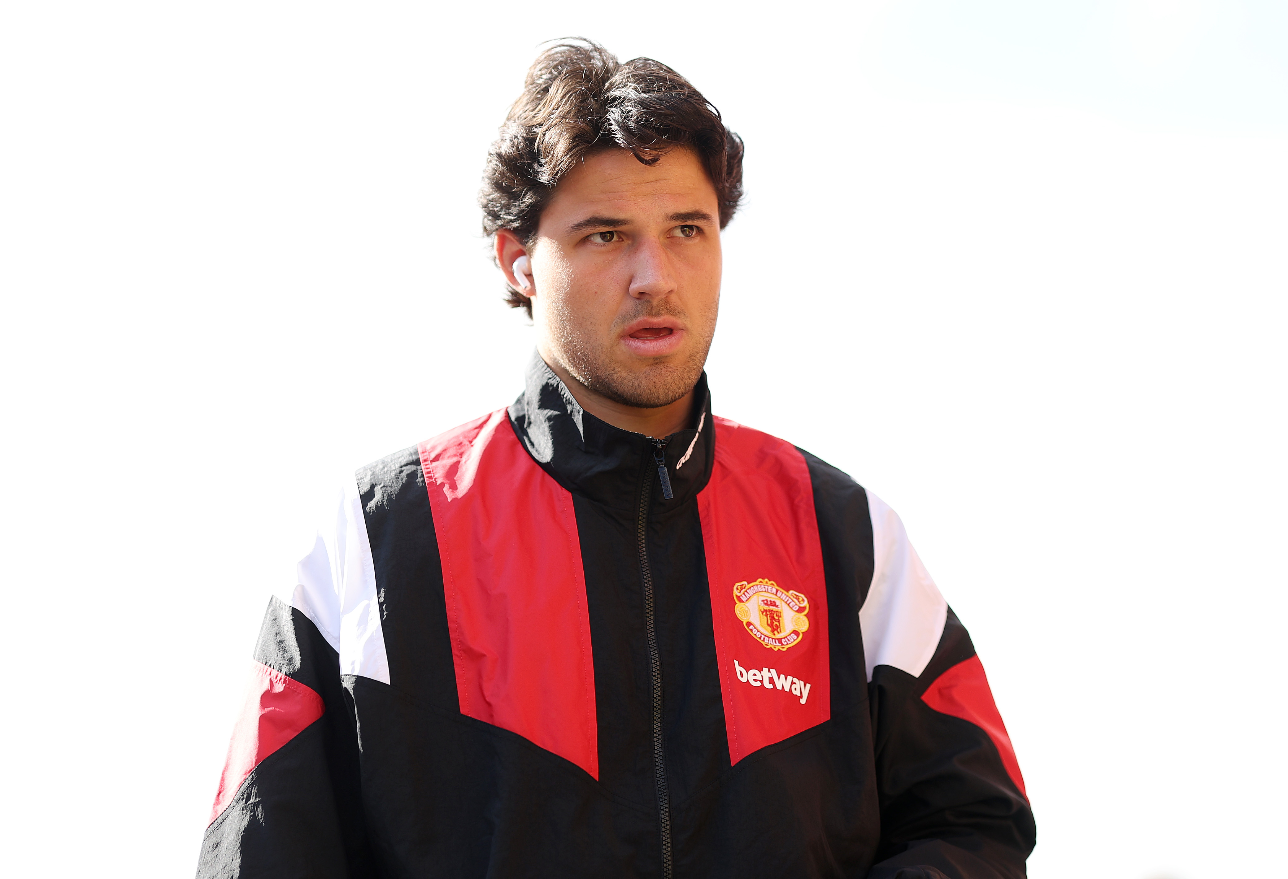 MANCHESTER, ENGLAND - SEPTEMBER 13: Senne Lammens of Manchester United arrives at the stadium before the Premier League 2026/27 match between Manchester United and Manchester City at Old Trafford on September 13, 2026 in Manchester, England. (Photo by Michael Regan/Getty Images)