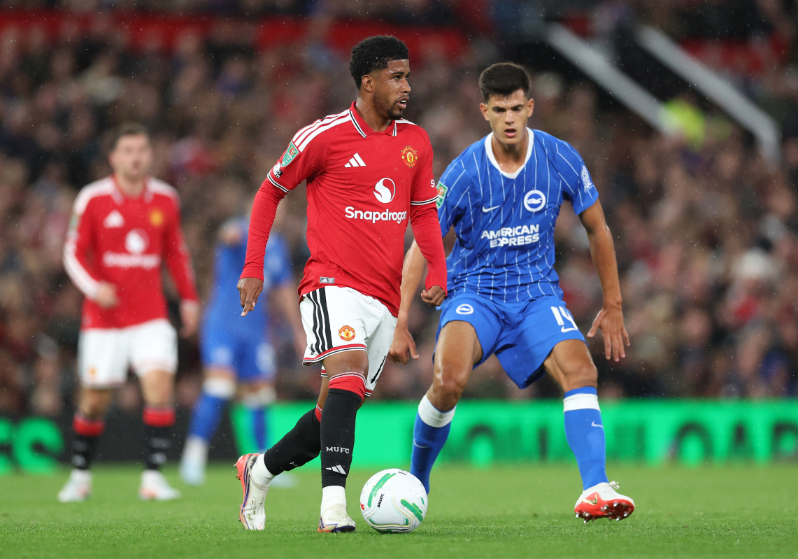 MANCHESTER, ENGLAND - SEPTEMBER 16: Andrey Santos of Manchester United runs with the ball during the Carabao Cup Third Round match between Manchester United and Brighton & Hove Albion at Old Trafford on September 16, 2026 in Manchester, England. (Photo by Alex Livesey/Getty Images)