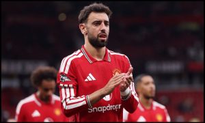 MANCHESTER, ENGLAND - SEPTEMBER 13: Bruno Fernandes of Manchester United applauds the fans after the Premier League 2026/27 match between Manchester United and Manchester City at Old Trafford on September 13, 2026 in Manchester, England.