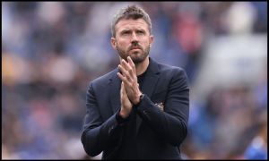 LIVERPOOL, ENGLAND - SEPTEMBER 06: Michael Carrick, Manager of Manchester United, applauds the fans after the Premier League 2026/27 match between Everton and Manchester United at Hill Dickinson Stadium on September 06, 2026 in Liverpool, England. (Photo by Carl Recine/Getty Images)