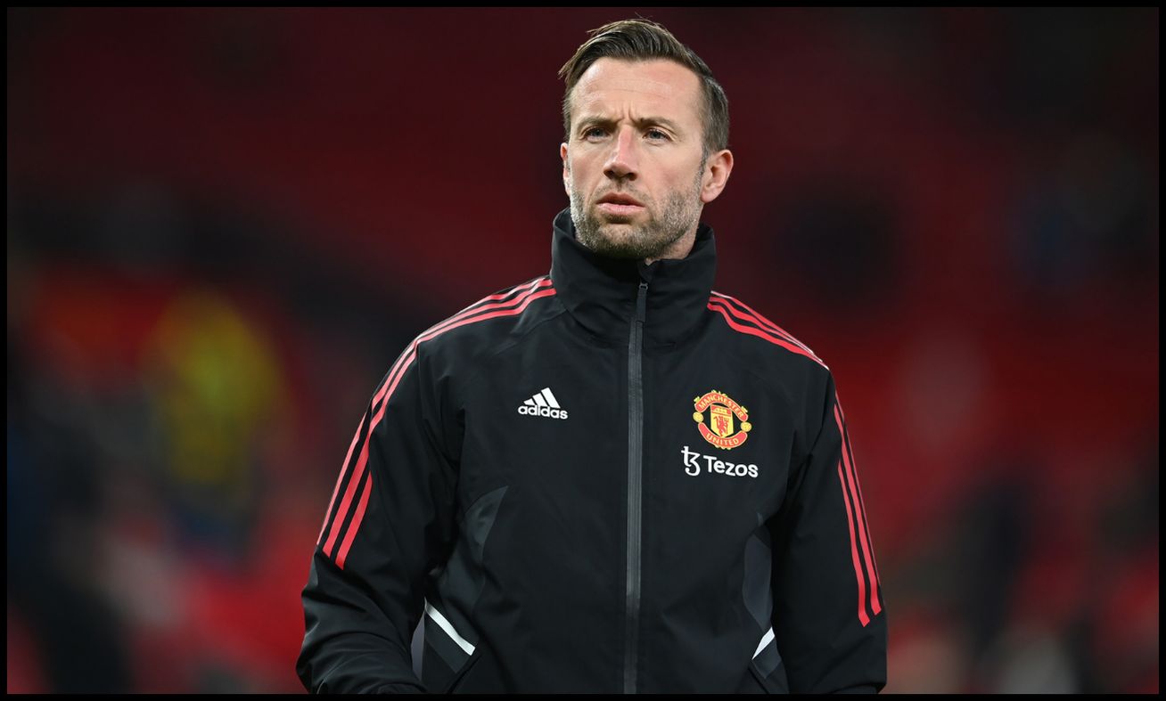 Man Utd goalkeeping coach Craig Mawson looking on