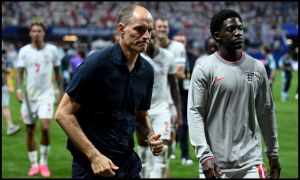 Thomas Tuchel and Kobbie Mainoo during the World Cup