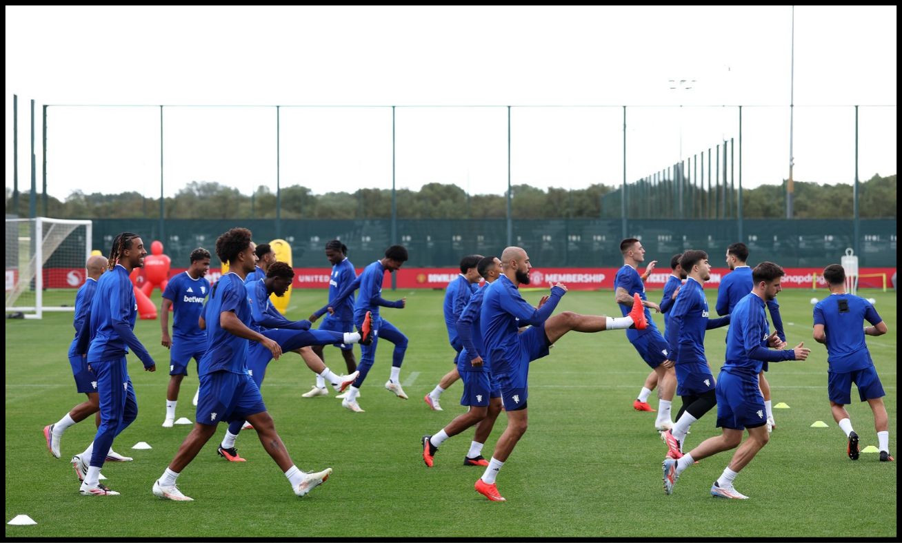 Man Utd players training at Carrington