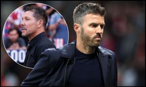 MANCHESTER, ENGLAND - OCTOBER 10: Michael Carrick, Manager of Manchester United, reacts during the Premier League 2026/27 match between Manchester United and Tottenham Hotspur at Old Trafford on October 10, 2026 in Manchester, England