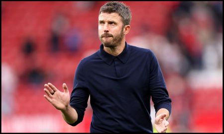Michael Carrick applauding Man Utd fans